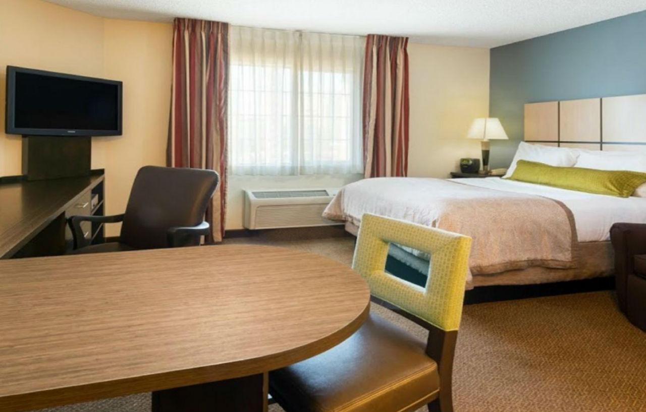 Sonesta Simply Suites Chicago Либъртивил Екстериор снимка