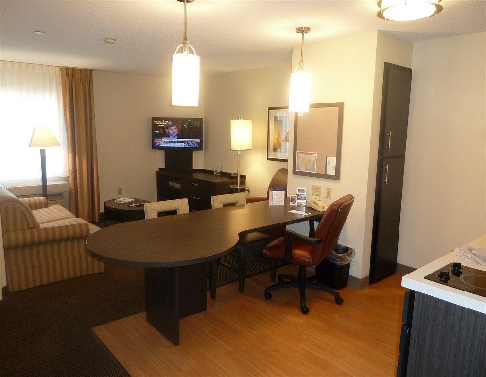 Sonesta Simply Suites Chicago Либъртивил Екстериор снимка