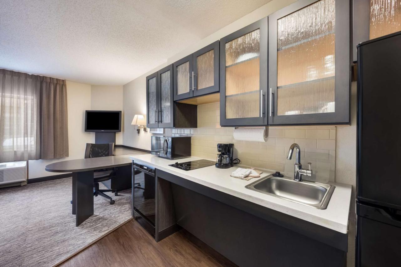 Sonesta Simply Suites Chicago Либъртивил Екстериор снимка