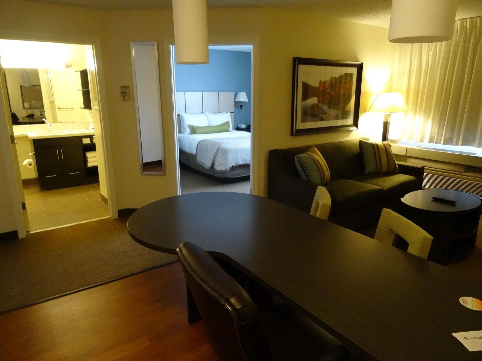 Sonesta Simply Suites Chicago Либъртивил Екстериор снимка