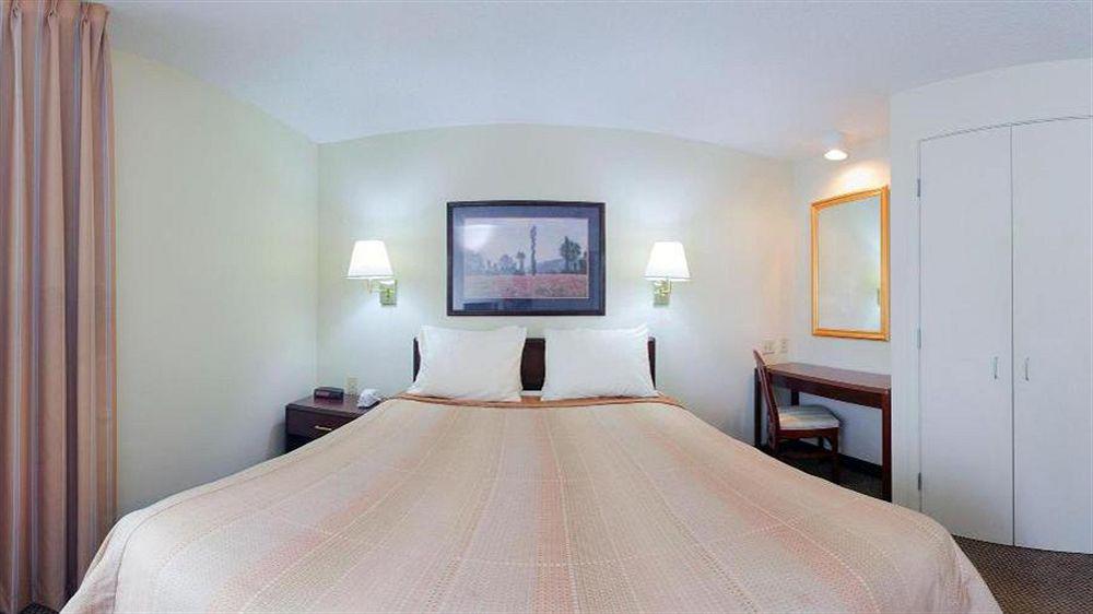 Sonesta Simply Suites Chicago Либъртивил Екстериор снимка